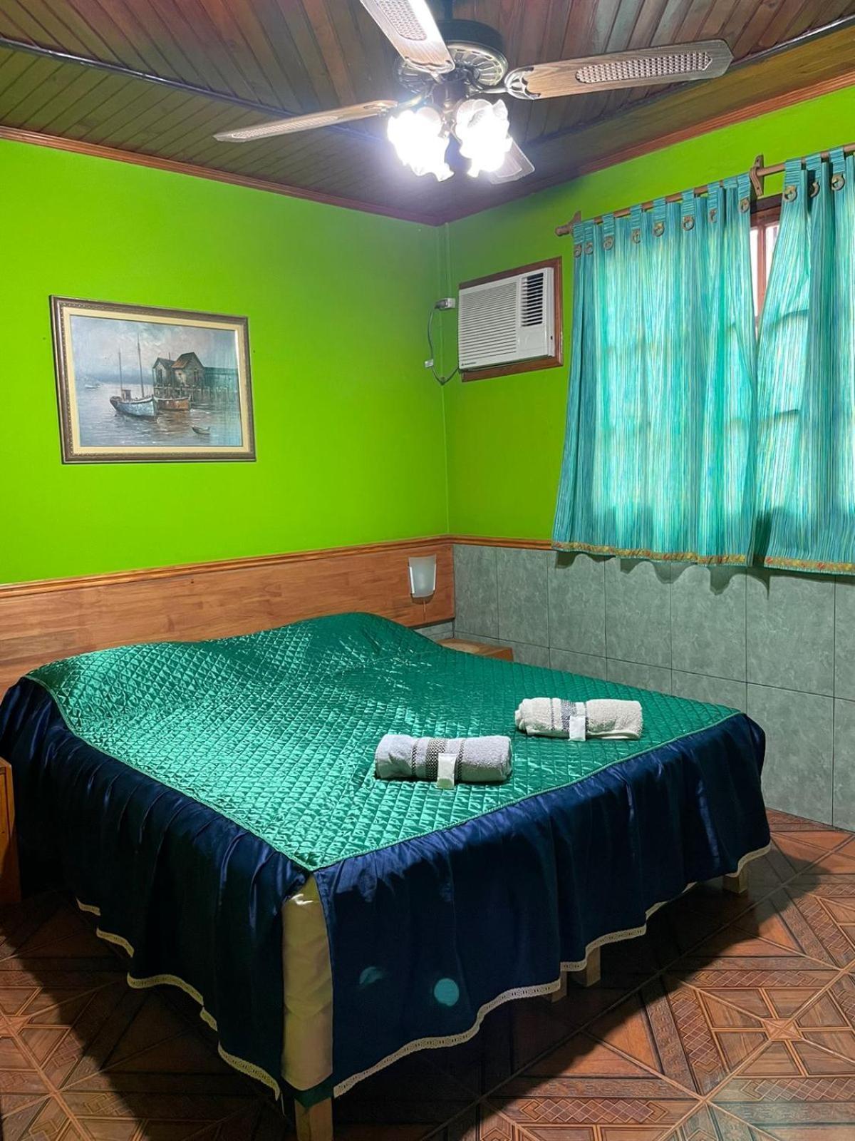Residencial Arcoiris Hotel Puerto Iguazú Eksteriør billede