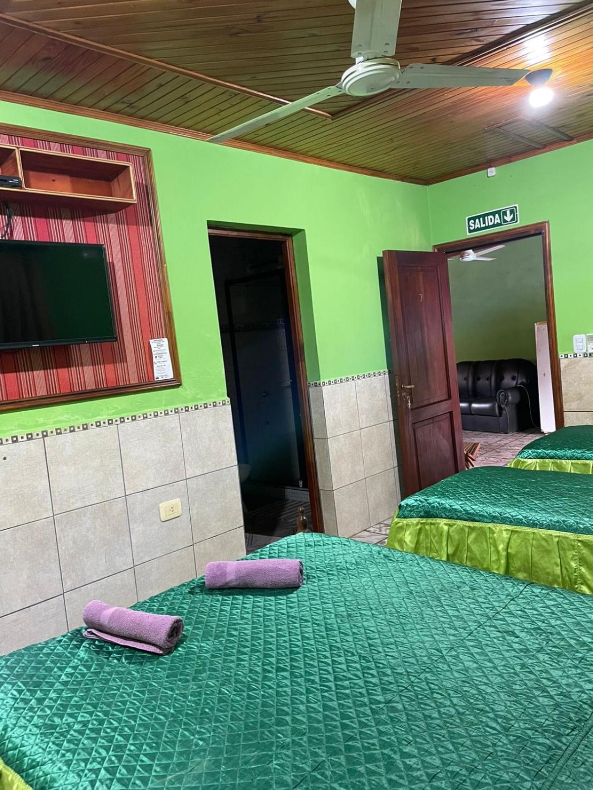 Residencial Arcoiris Hotel Puerto Iguazú Eksteriør billede
