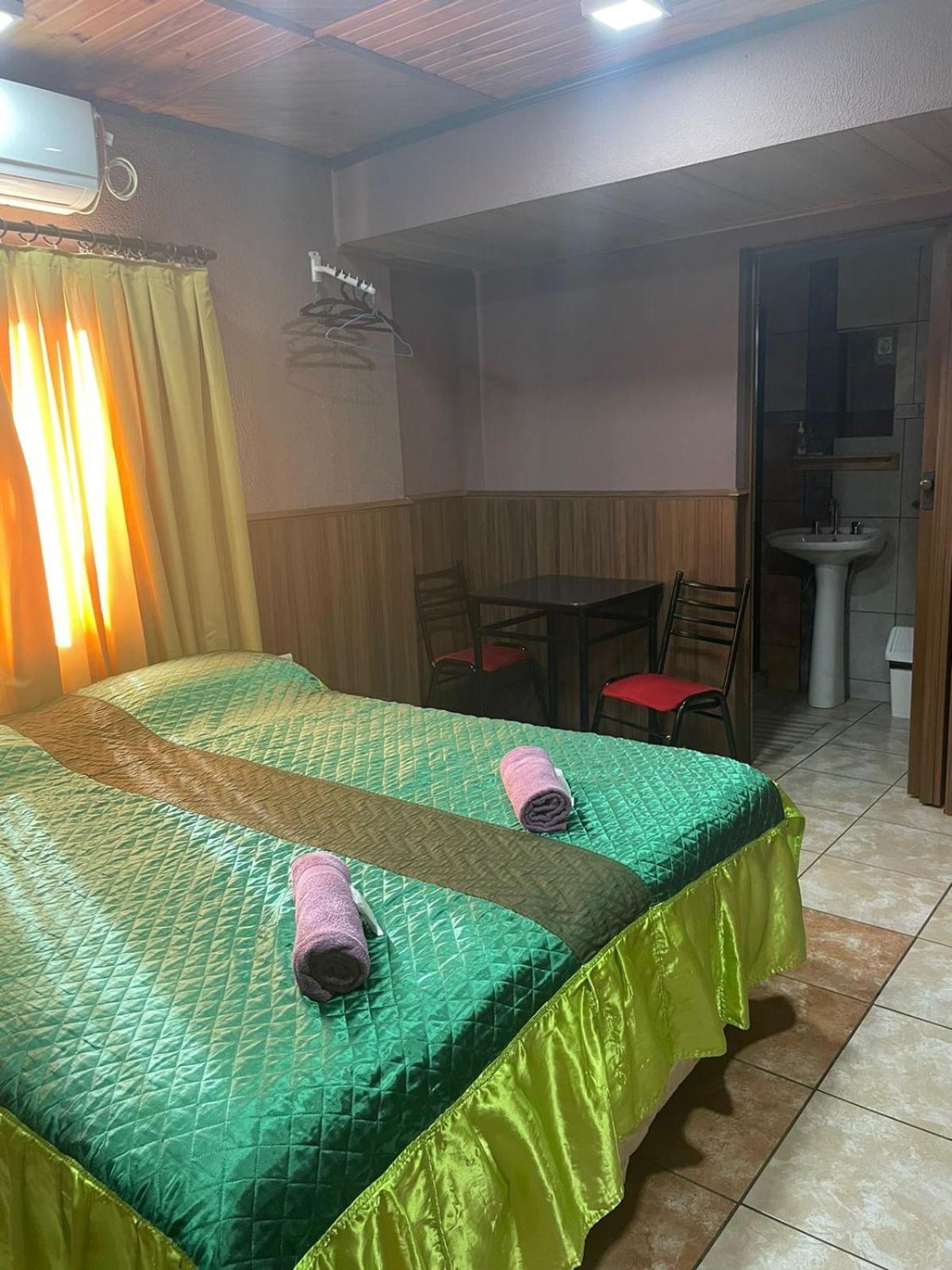 Residencial Arcoiris Hotel Puerto Iguazú Eksteriør billede