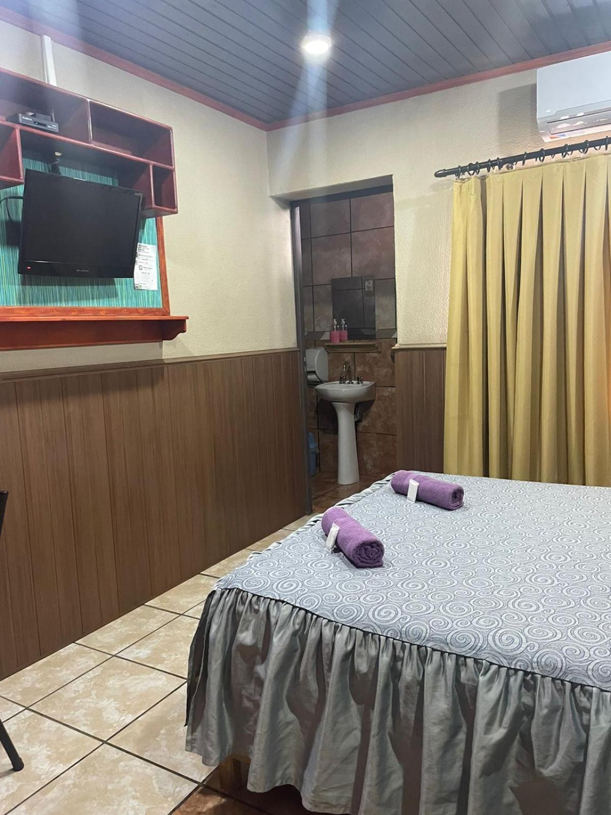 Residencial Arcoiris Hotel Puerto Iguazú Eksteriør billede