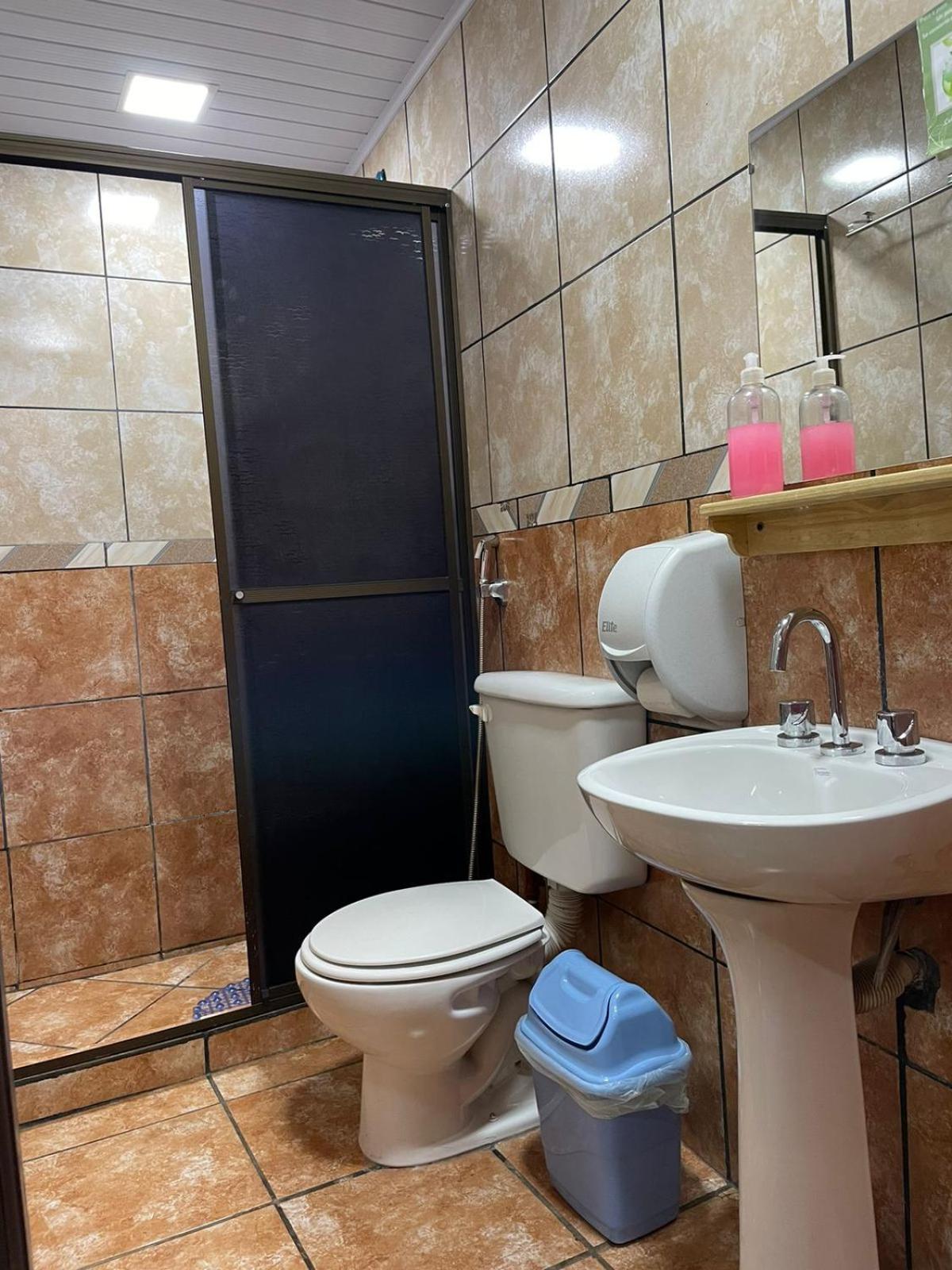 Residencial Arcoiris Hotel Puerto Iguazú Eksteriør billede
