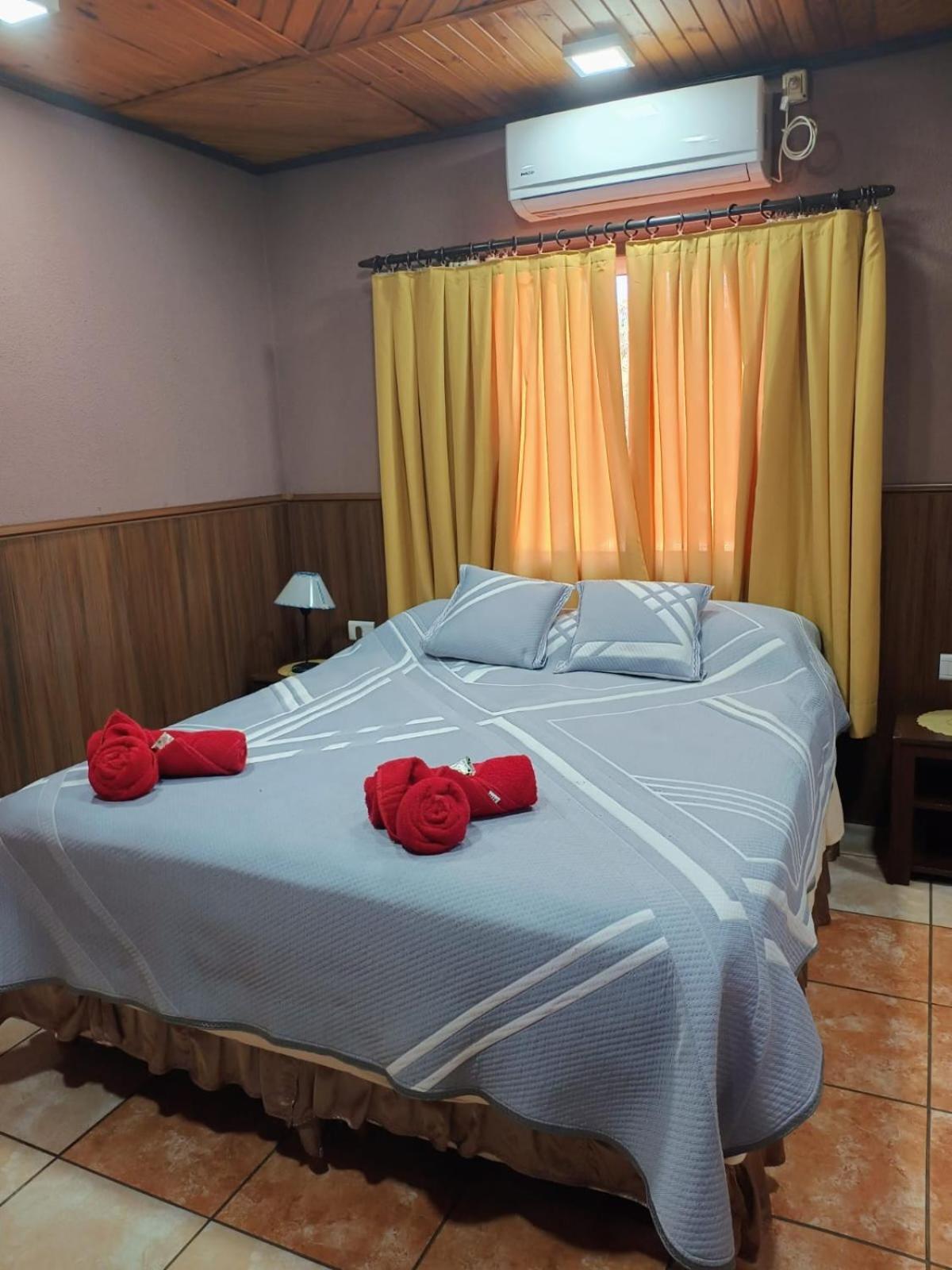 Residencial Arcoiris Hotel Puerto Iguazú Eksteriør billede