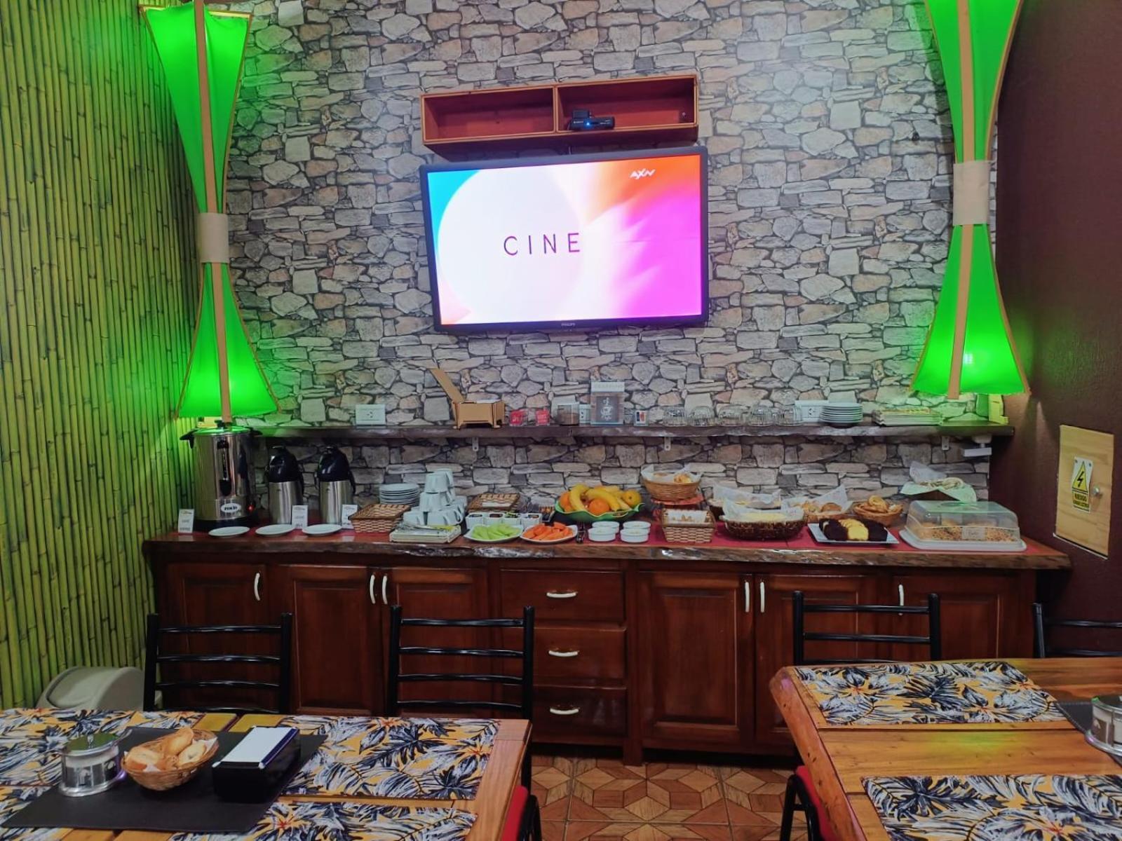 Residencial Arcoiris Hotel Puerto Iguazú Eksteriør billede
