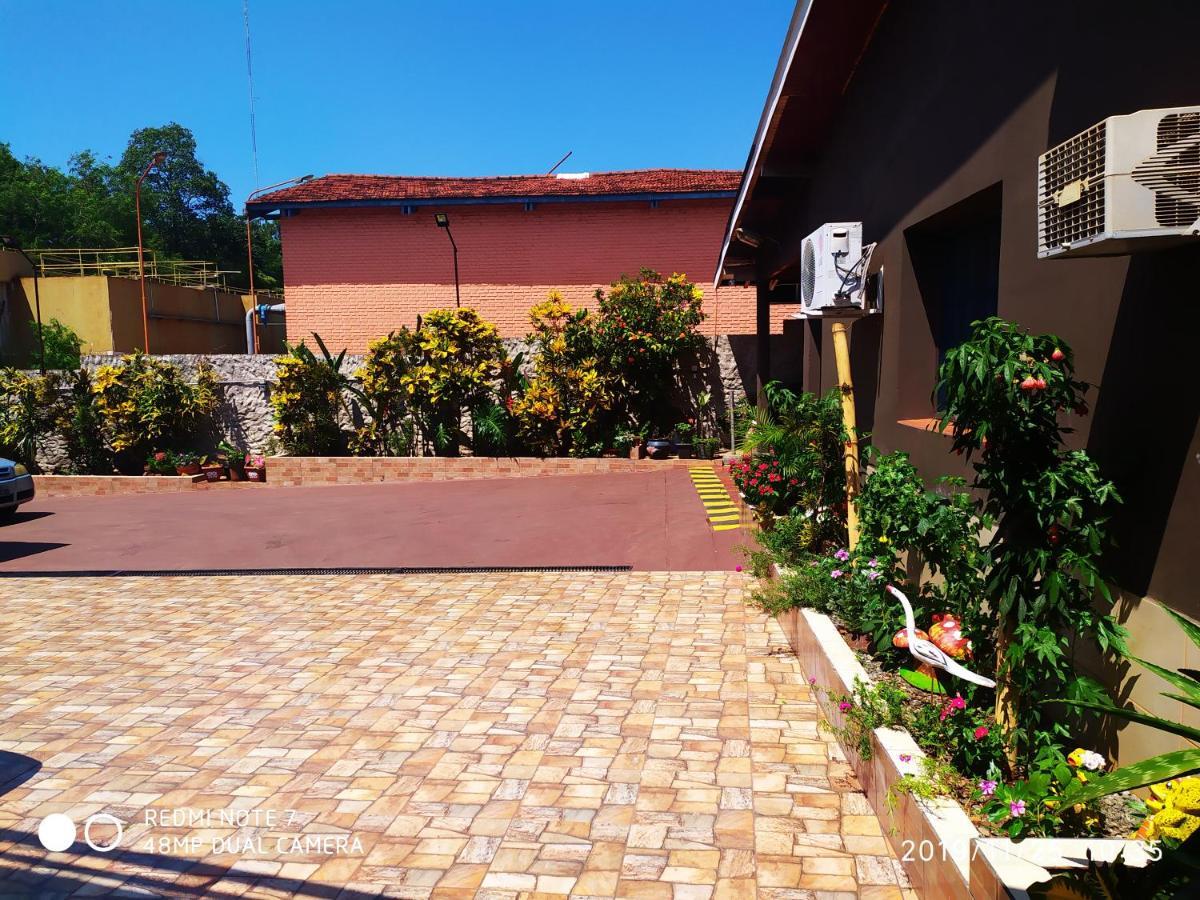 Residencial Arcoiris Hotel Puerto Iguazú Eksteriør billede